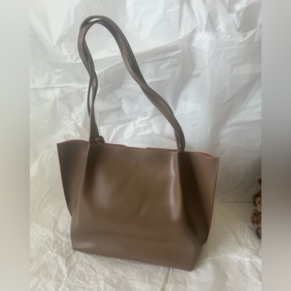 NWOTS Leather Tote Bag NWOTS - Picture 6 of 16